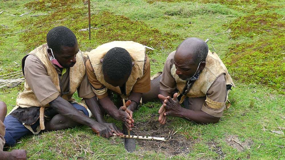 Batwa-Expeerience im MgaHinga Nationalpark - Uganda - Land und Leute