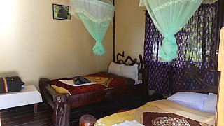 Zimmer im Ruhija Community Rest Camp - Uganda - Schlafen und Essen
