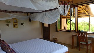 Zimmer in der Kikonko Lodge in Tonye - Uganda - Schlafen und Essen
