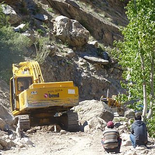 Bagger auf der Straße - IND-Blog-Bilder