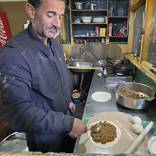 Hackfleischfüllung für die Hunza-Pizza - Pakistan - Essen und schlafen