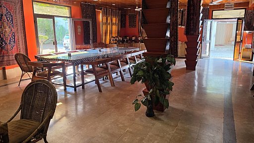 Restaurant im Besham Hilton Hotel - Pakistan - Essen und schlafen